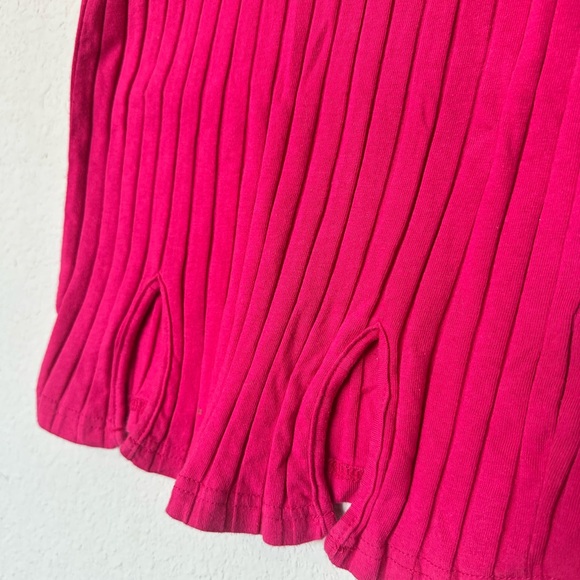 Red Ribbed Sleeveless Dress - Picture 3 of 3